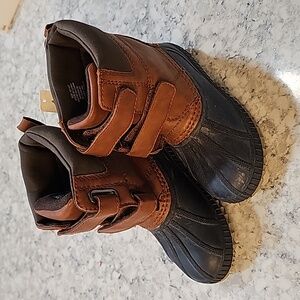 GAP YOUTH WINTER DUCK BOOTS (9T/10T)